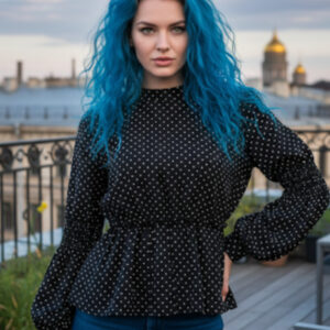 Boohoo, Blusa con Estampado de Lunares Talla 42